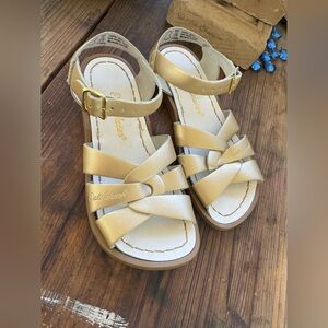 Salt water sandals sz kids 13 matt gold worn for pictures only